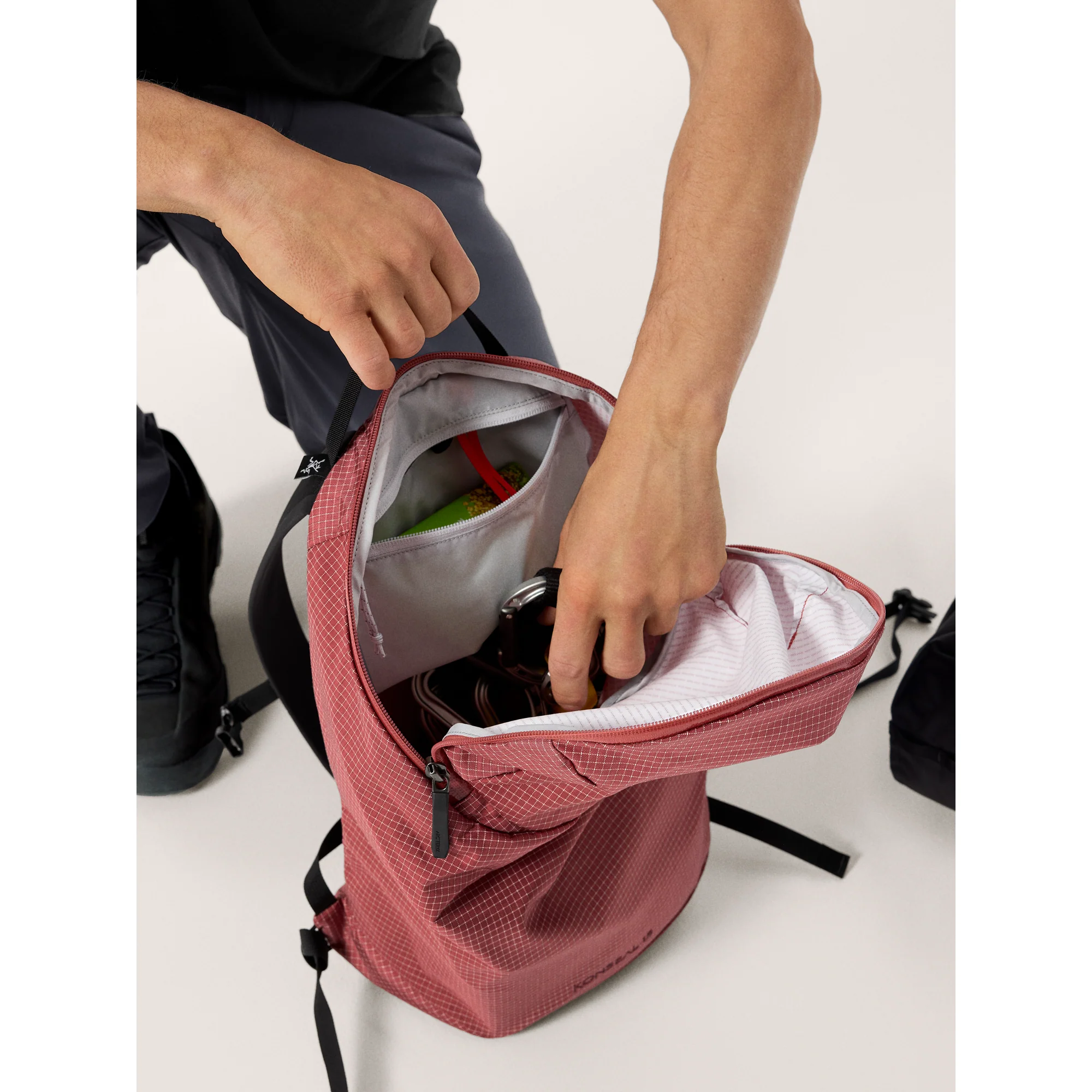Arc'teryx Konseal 15 Backpack - Image 47