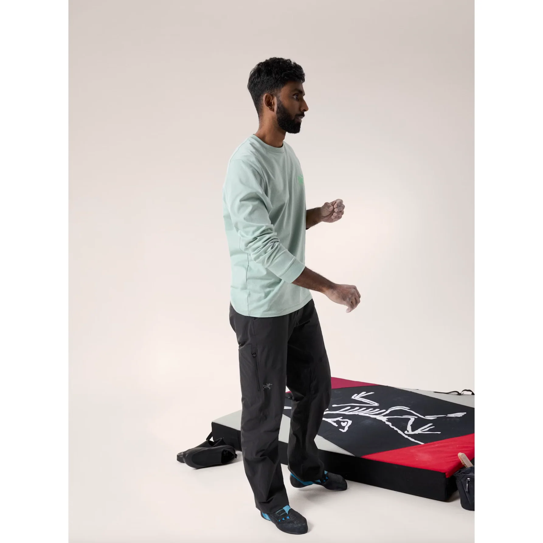 Arc'teryx Men's Cronin Pant in Black - Image 3