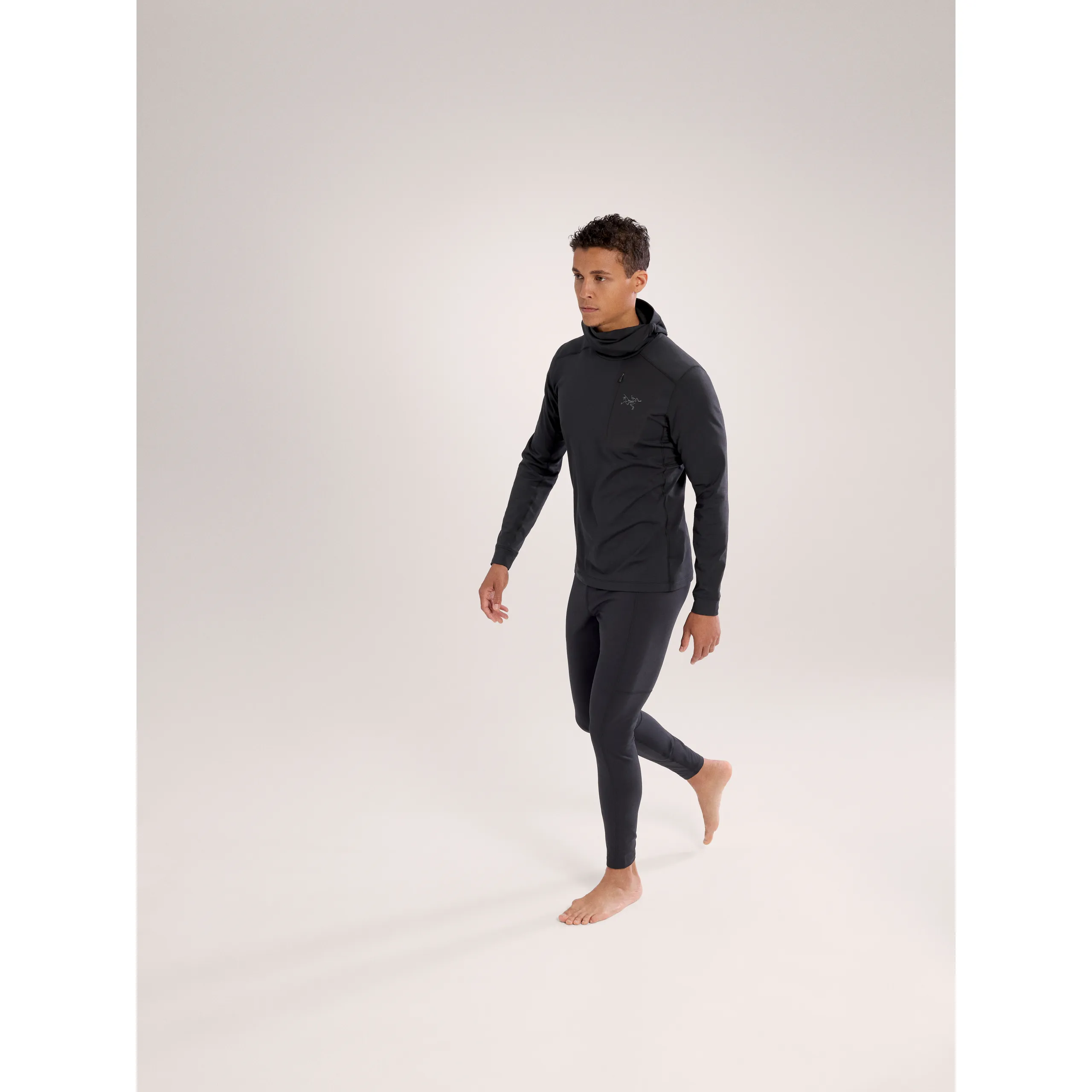 Arc'teryx Men's Rho LT Hoody in Black - Image 4