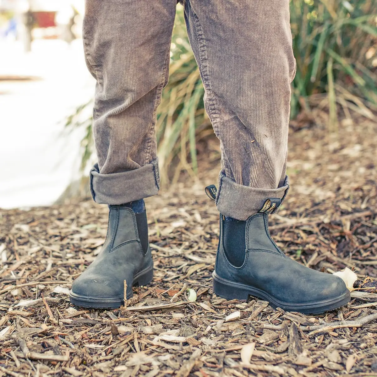 Blundstone Kids Series 1325 Premium Leather Chelsea Boots in Rustic Black - Image 6