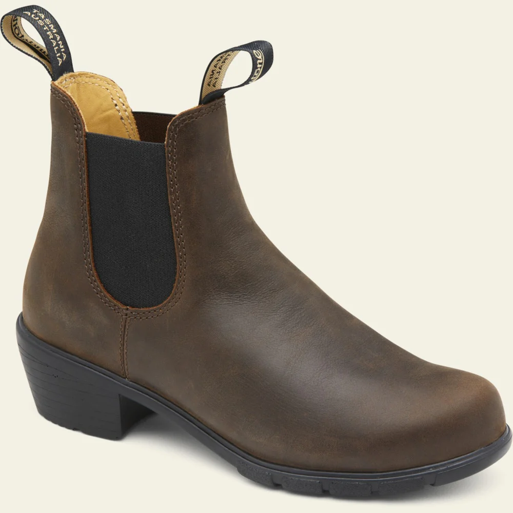 Blundstone Women's Series 1673 Heeled Boots in Antique Brown - Image 3