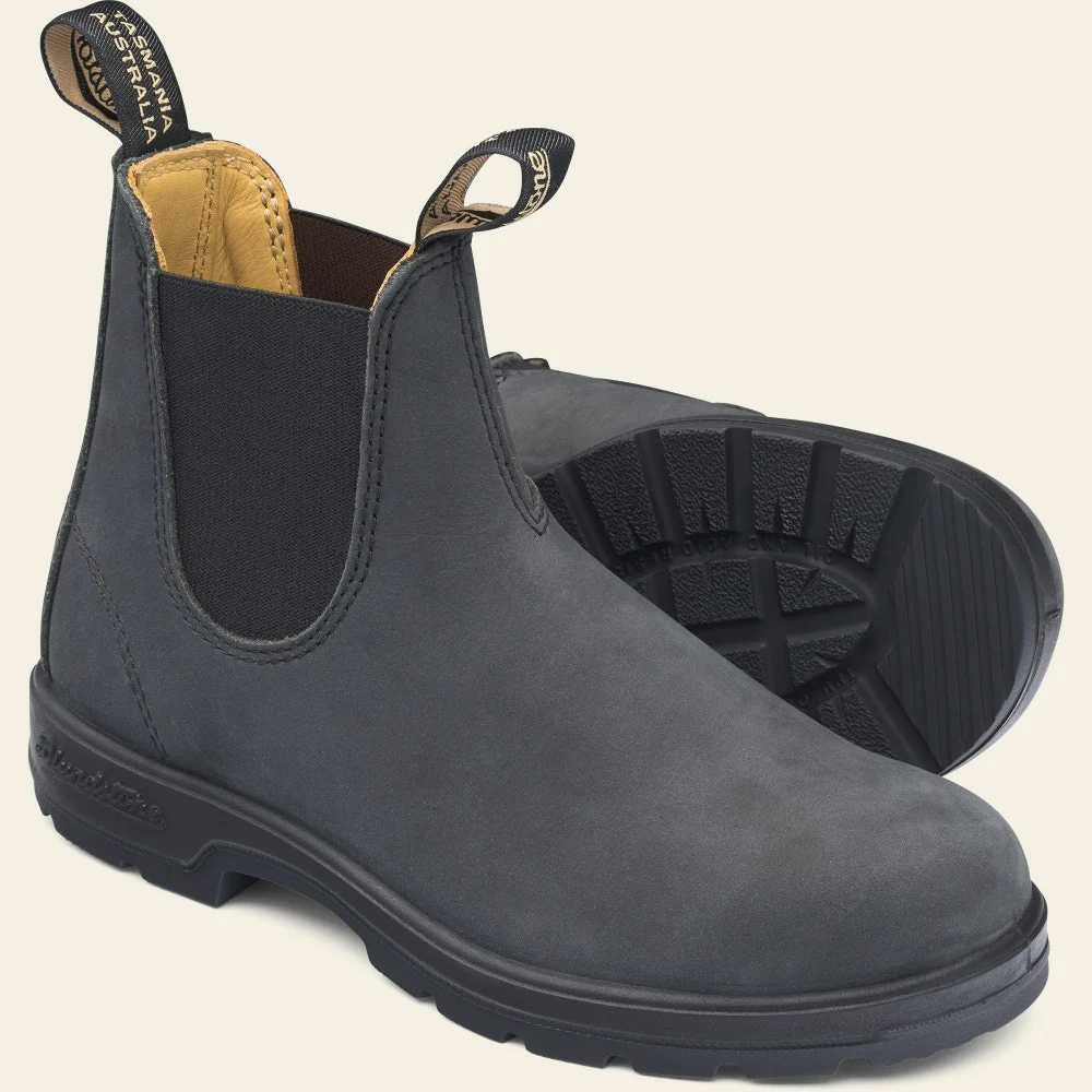 Blundstone Classic 587 Chelsea Boots in Rustic Black - Image 4