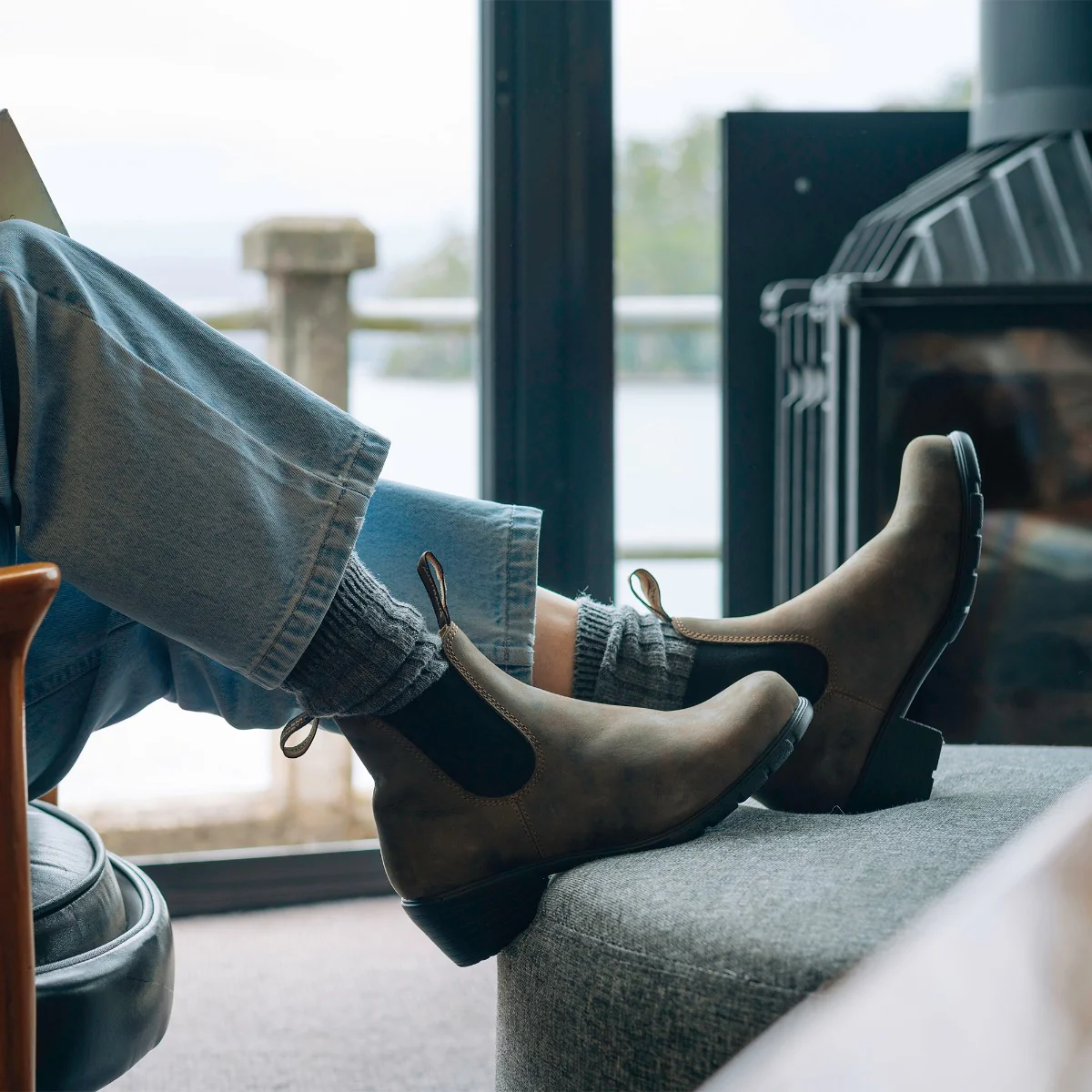 Blundstone Women's Series 1677 Heeled Boots in Rustic Brown - Image 4
