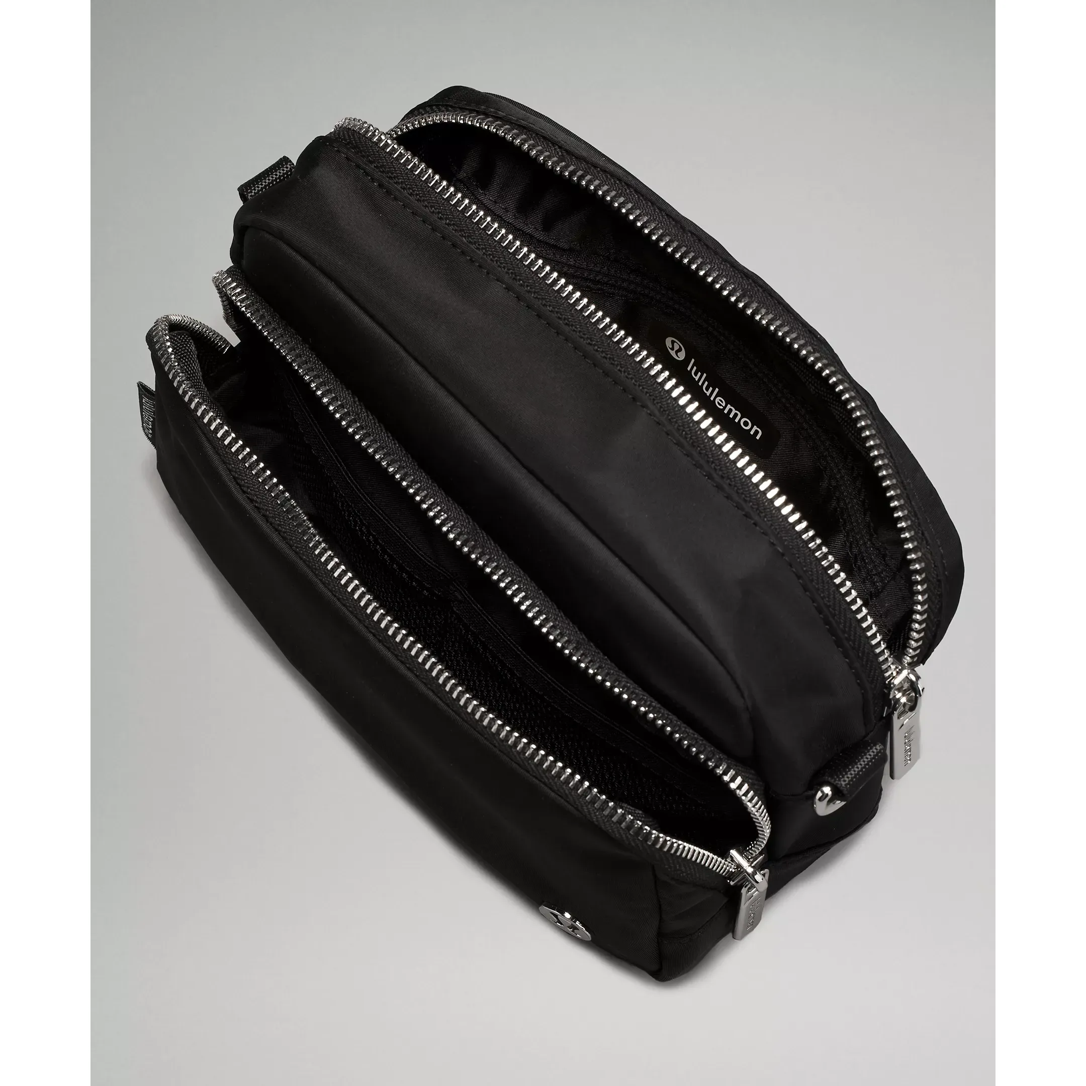 Lululemon Everywhere Crossbody Bag 2L Metal Hardware in Black - Image 4