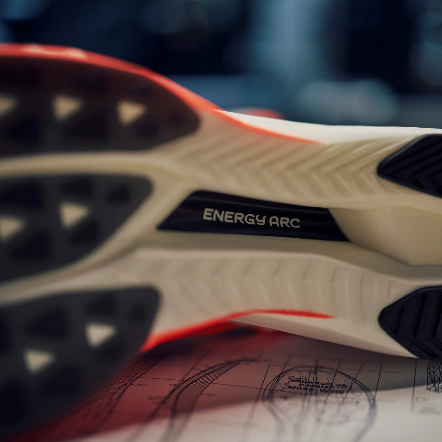 New Balance Men's Fuelcell SuperComp Elite v5 - Image 4