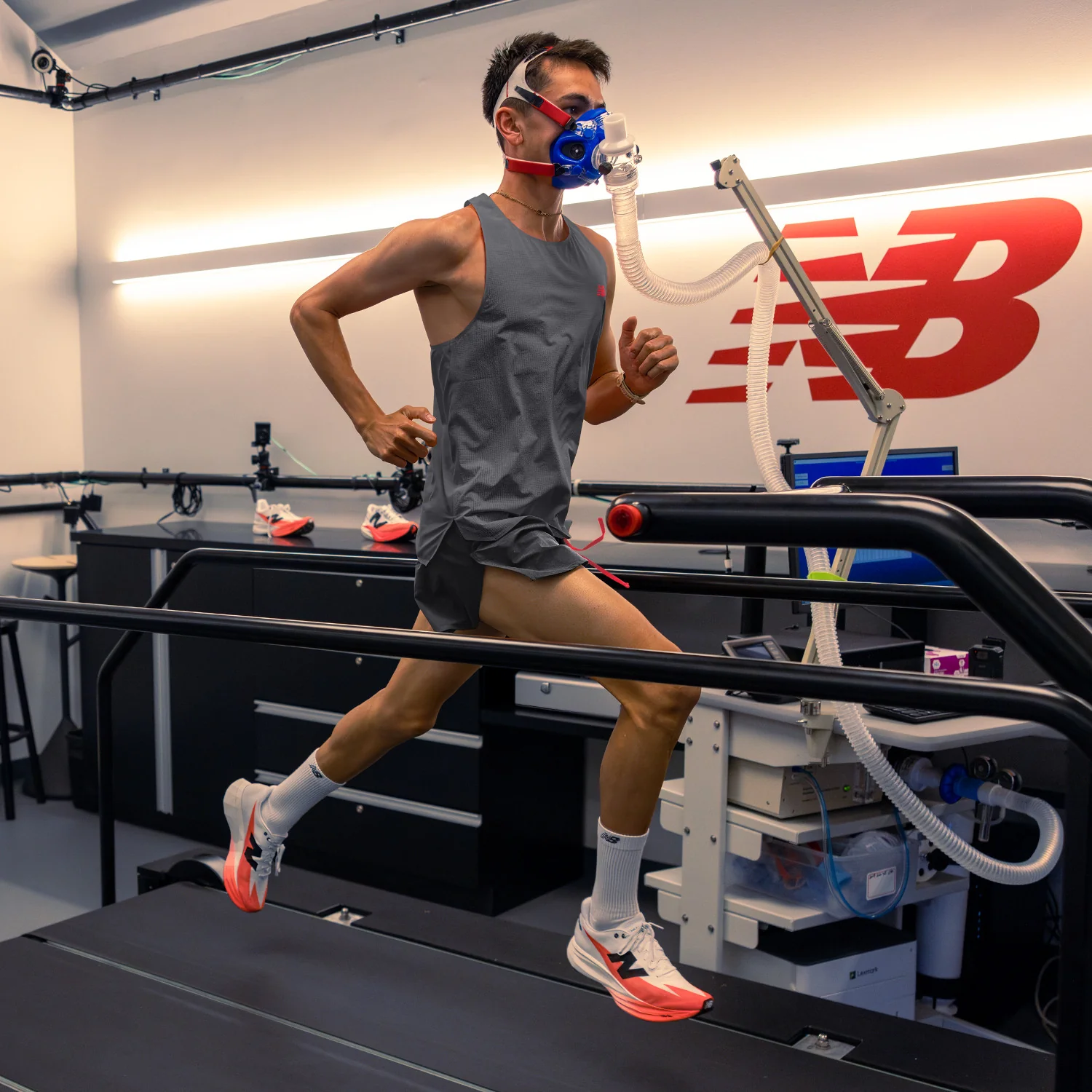New Balance Men's Fuelcell SuperComp Elite v5 - Image 7