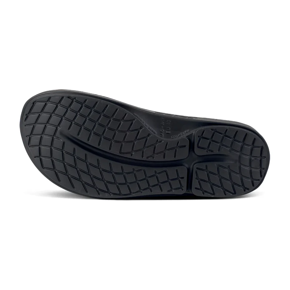 OOFOS Unisex OOahh Sports Sandals in Tactical Green - Image 10