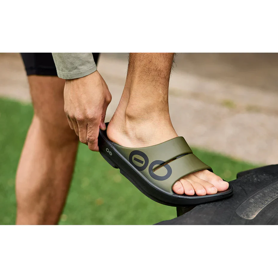 OOFOS Unisex OOahh Sports Sandals in Tactical Green - Image 3