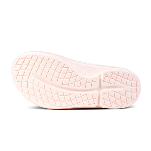 OOFOS Unisex OOriginal Flip Flops in Blush - Image 4