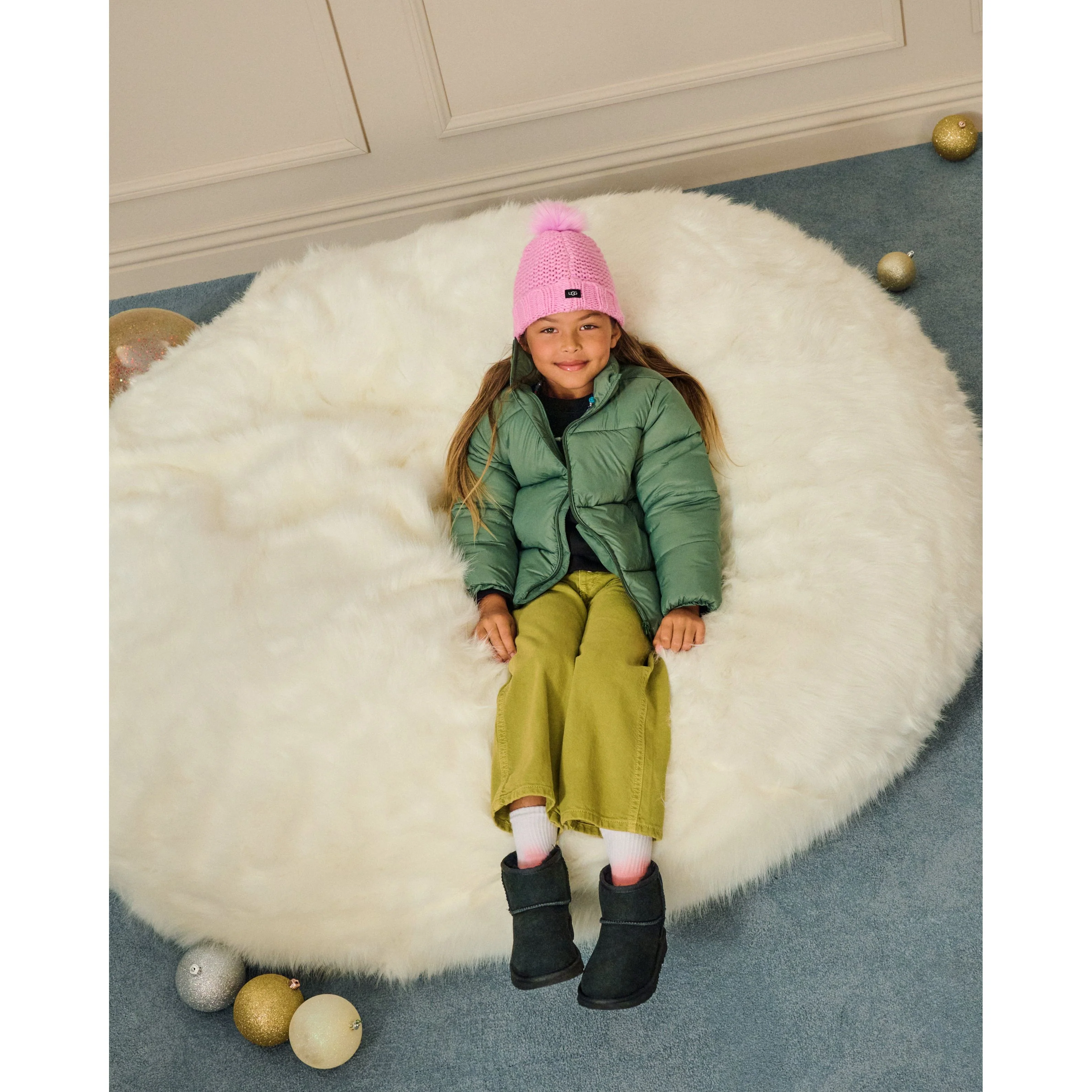 UGG Kid's Classic II Mini Boot in Black - Image 7