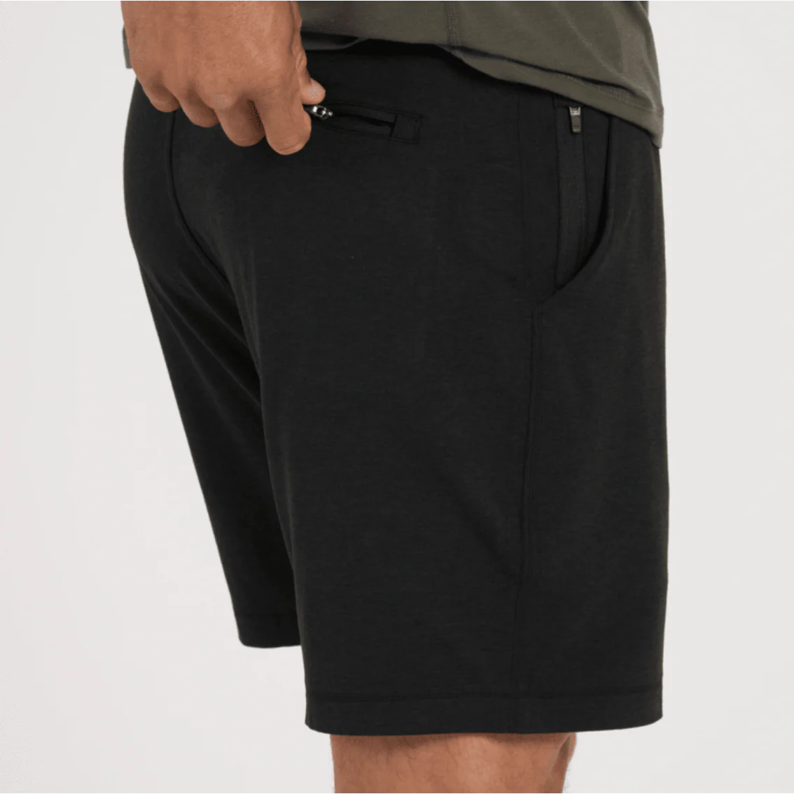 Vuori Men's Ponto Performance Short 7" in Black Heather - Image 6