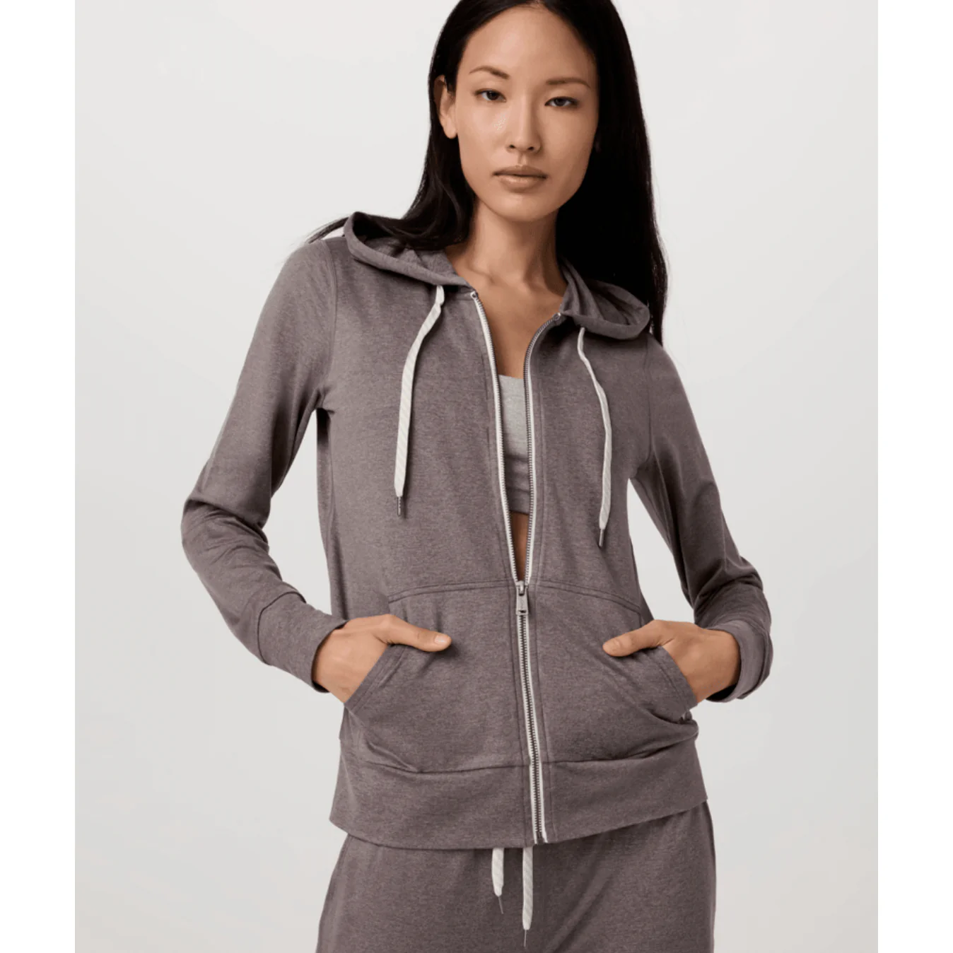 Vuori Women's Halo Performance Hoodie 2.0 - Image 15