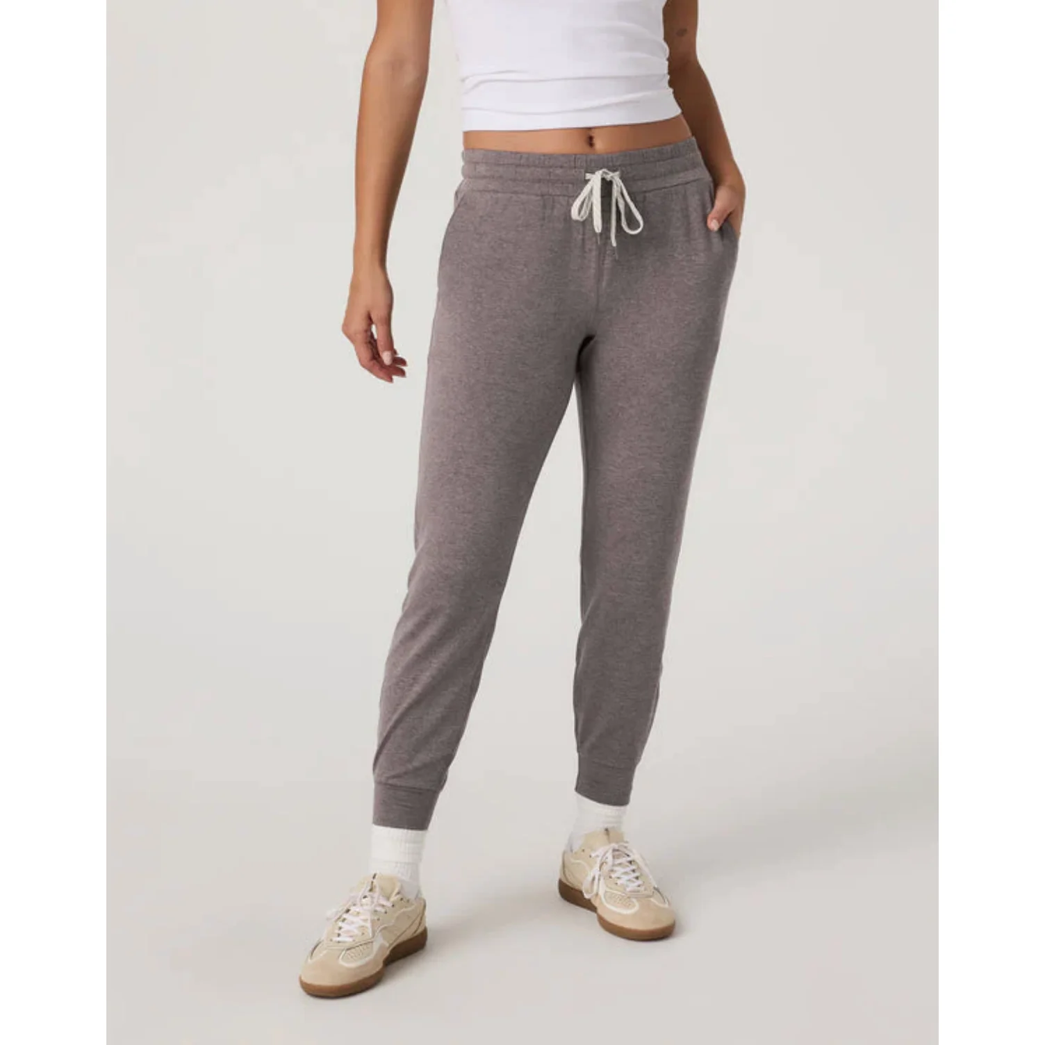 Vuori Women's Performance Jogger - Image 19